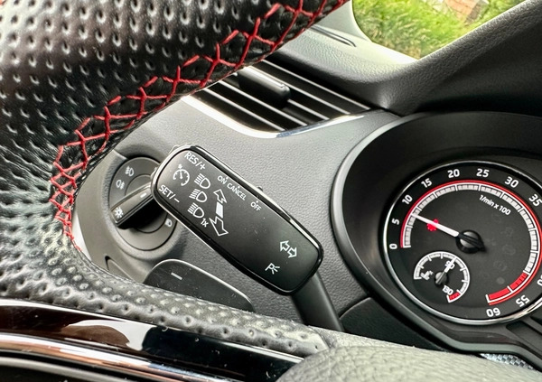Skoda Octavia cena 89800 przebieg: 161000, rok produkcji 2019 z Zwoleń małe 742